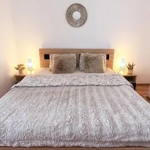 Old Town Flowery Apartment