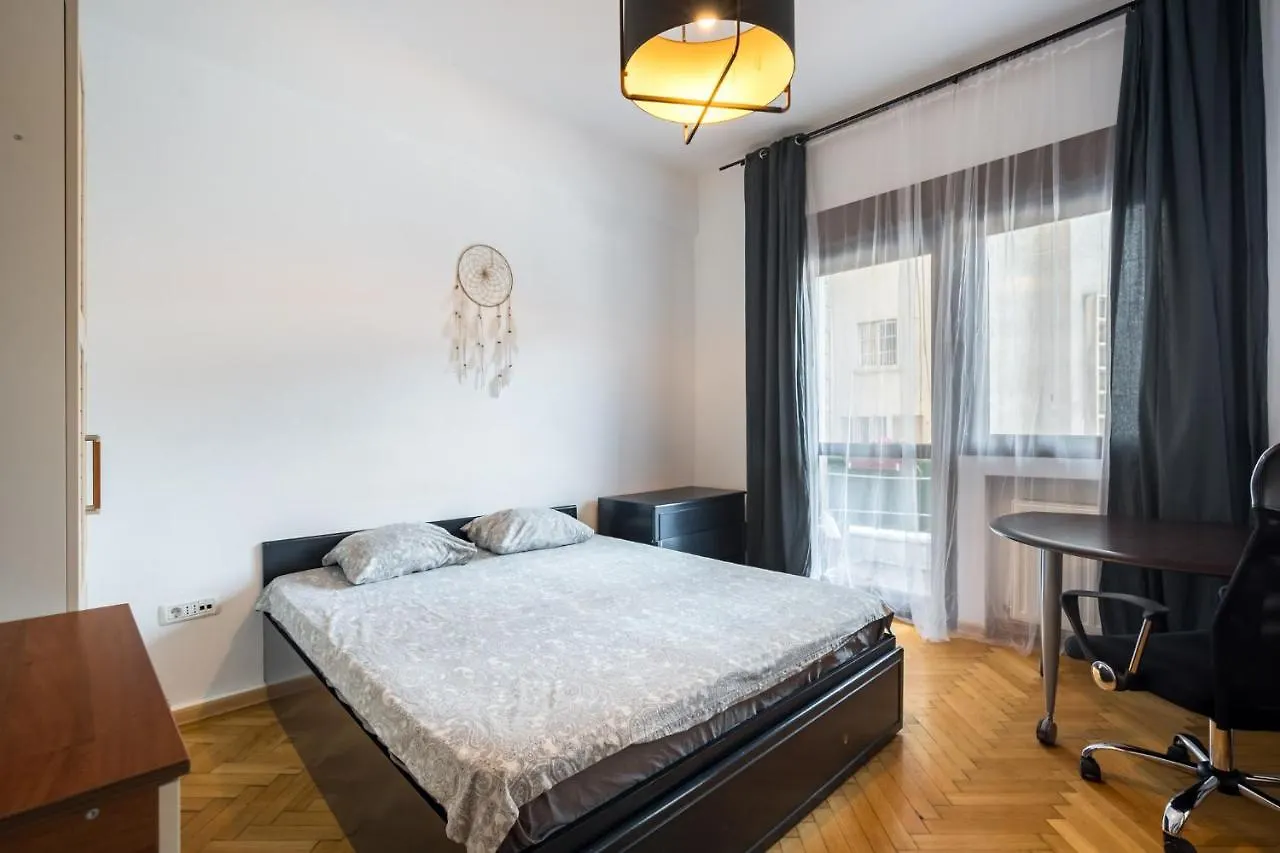 Apartment Sleek Comfort - A Blend Of Style And Convenience Bucharest
