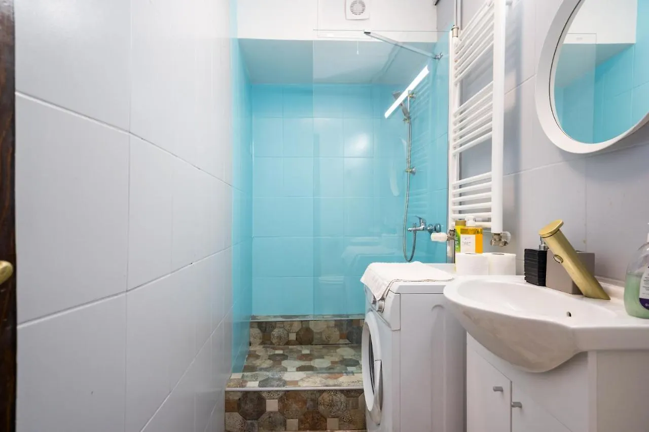 Apartment Sleek Comfort - A Blend Of Style And Convenience Bucharest Romania