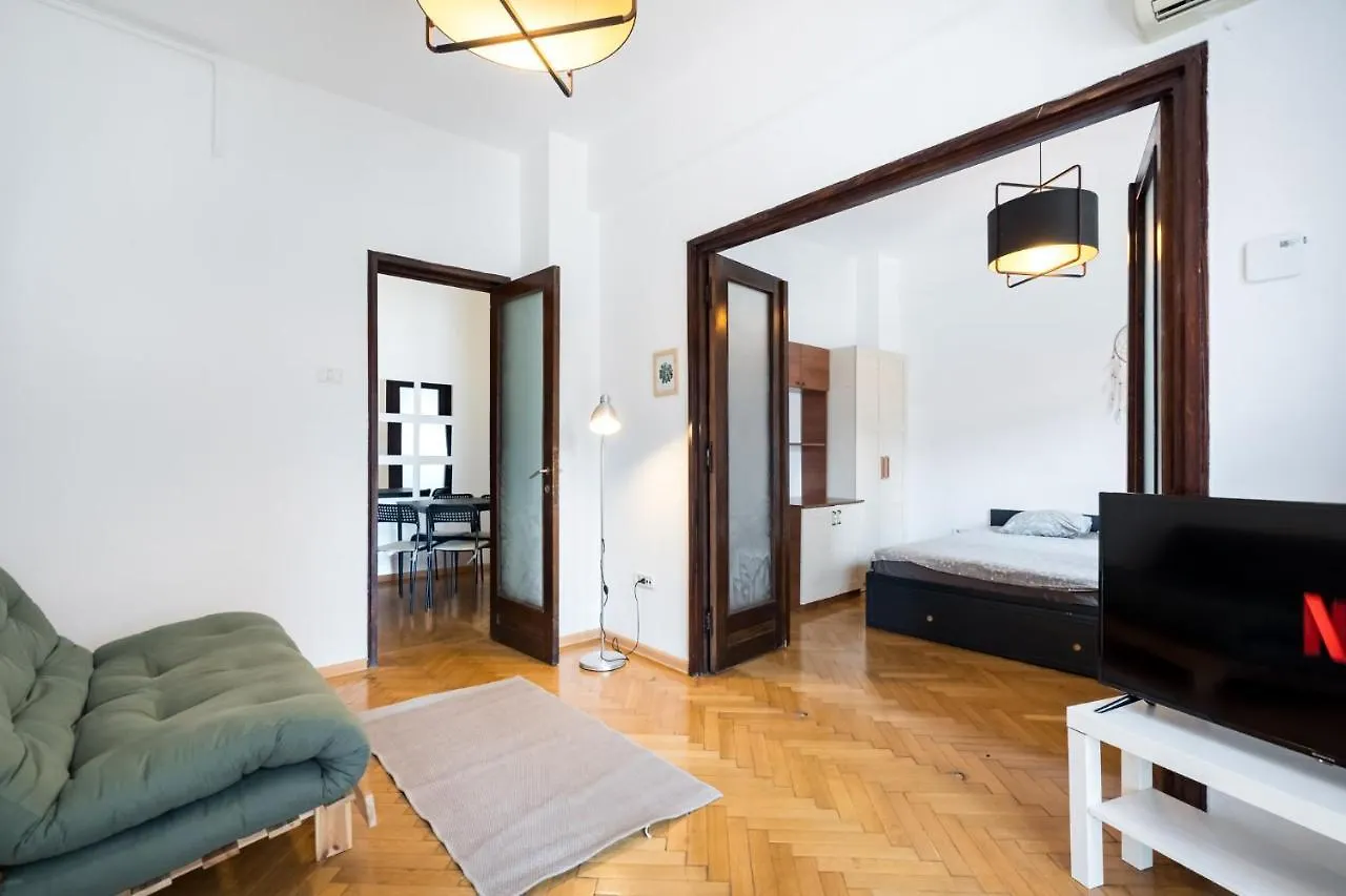 Apartment Sleek Comfort - A Blend Of Style And Convenience Bucharest