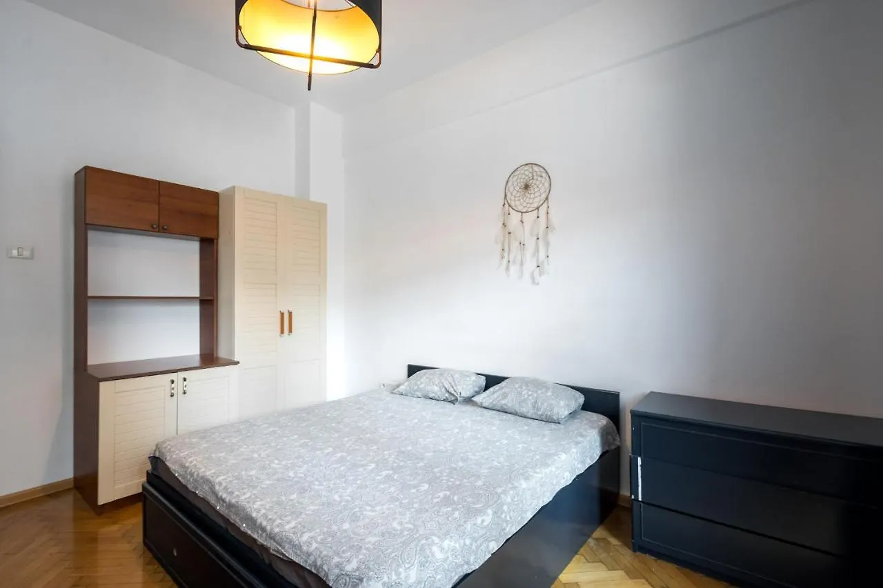 Apartment Sleek Comfort - A Blend Of Style And Convenience Bucharest
