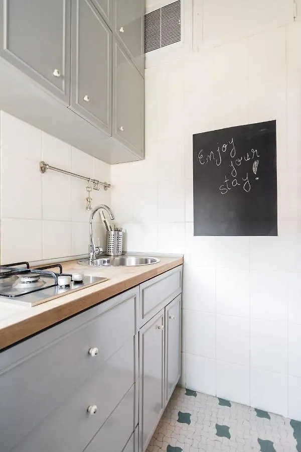 Apartment Sleek Comfort - A Blend Of Style And Convenience Bucharest